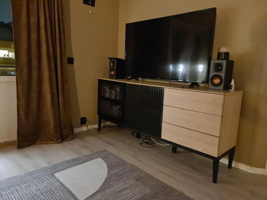 Koselig Og Moderne Leilighet, Meget Sentralt I Narvik Med Gratis Parkering! Екстериор снимка